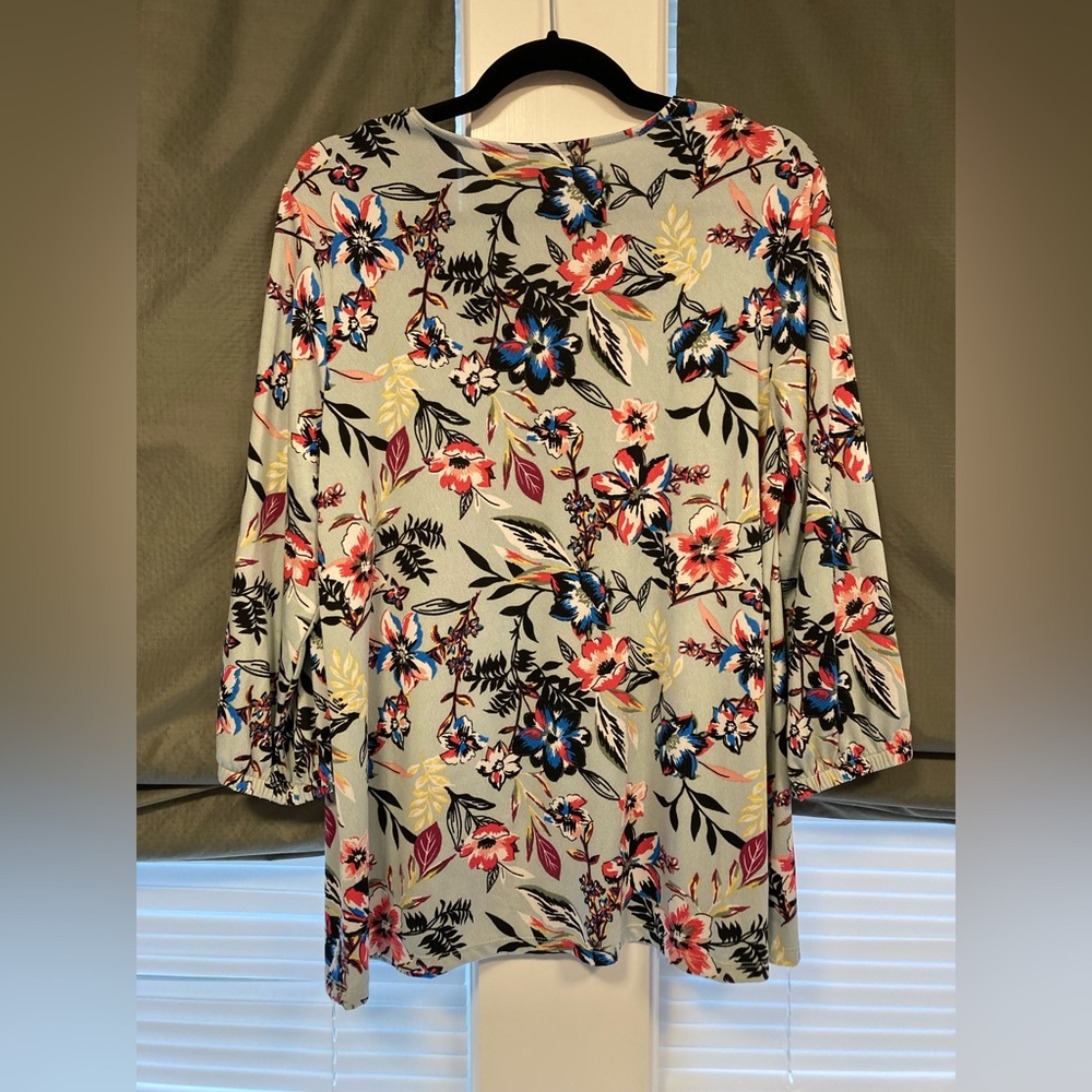 Massini - Pastel Floral Print 3/4 Sleeve Popover Top, Size Large - Picture 11 of 11